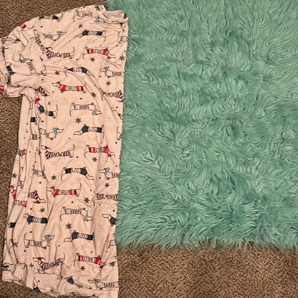 L-XL pj gown, very cozy and soft. WITH pockets! It has Wiener dogs on it too. - Picture 3 of 3